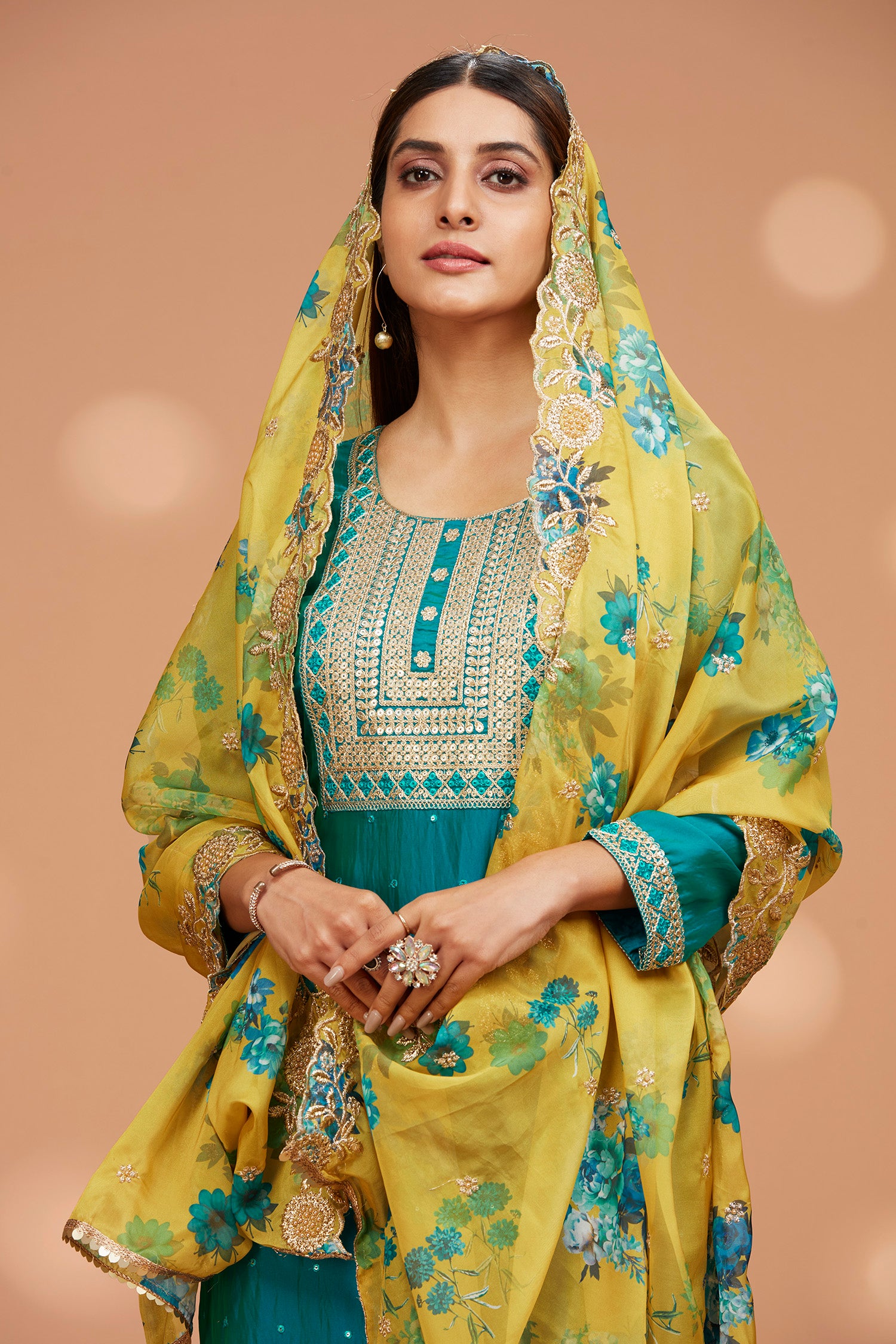 Three-Piece Round Neck Contrast Dupatta Set