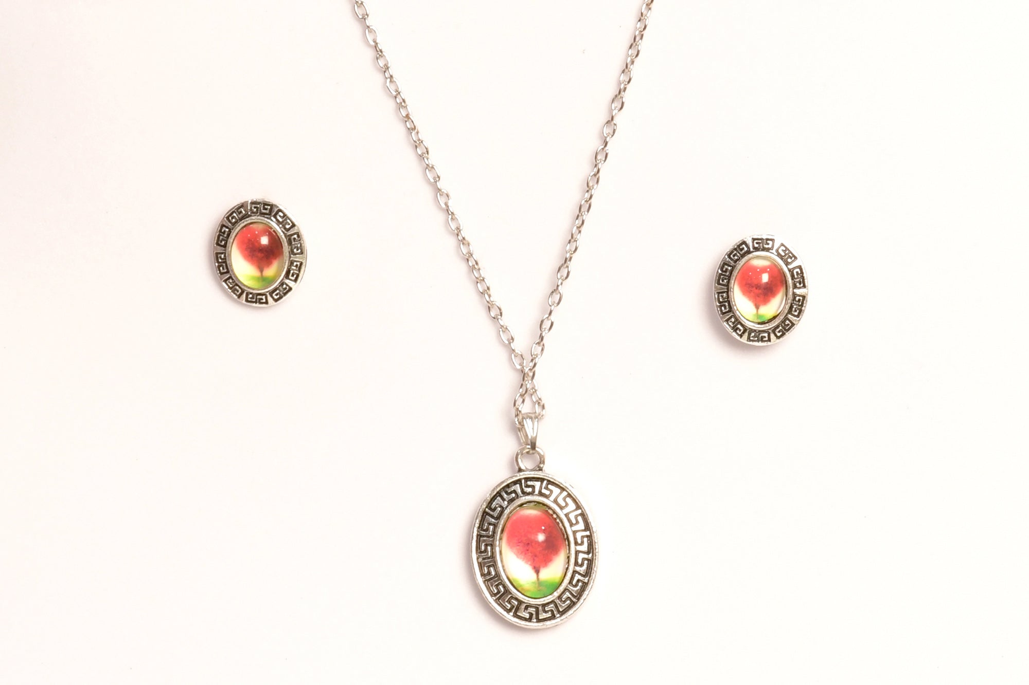 Vintage Poppy Locket Necklace With Studs - Freyaa