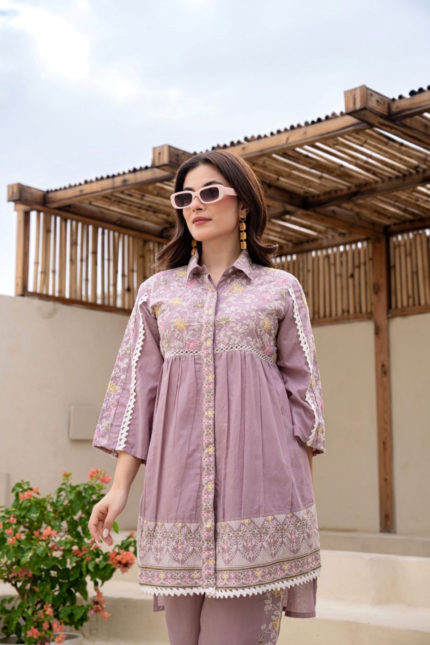 LILAC SHIRT COLLAR FLORAL EMBROIDERED WITH LACE WORK CORD SET