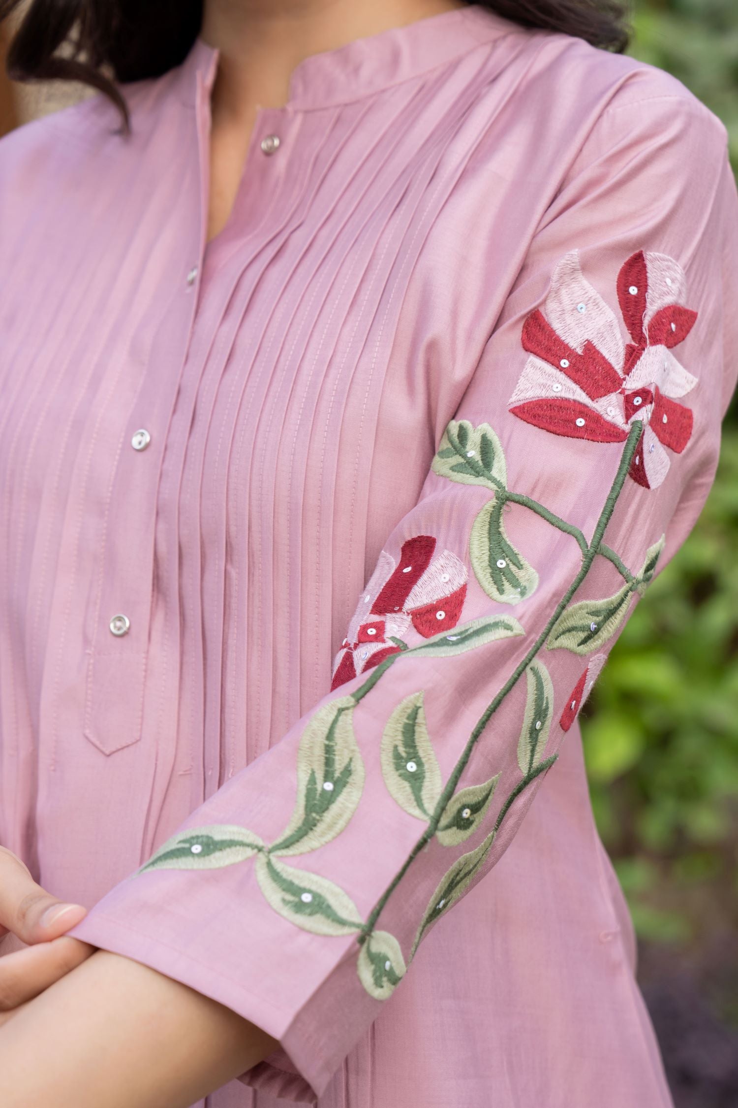 BLUSH PINK FLORAL EMBROIDERED MANDARIN COLLAR CO-ORD SET.