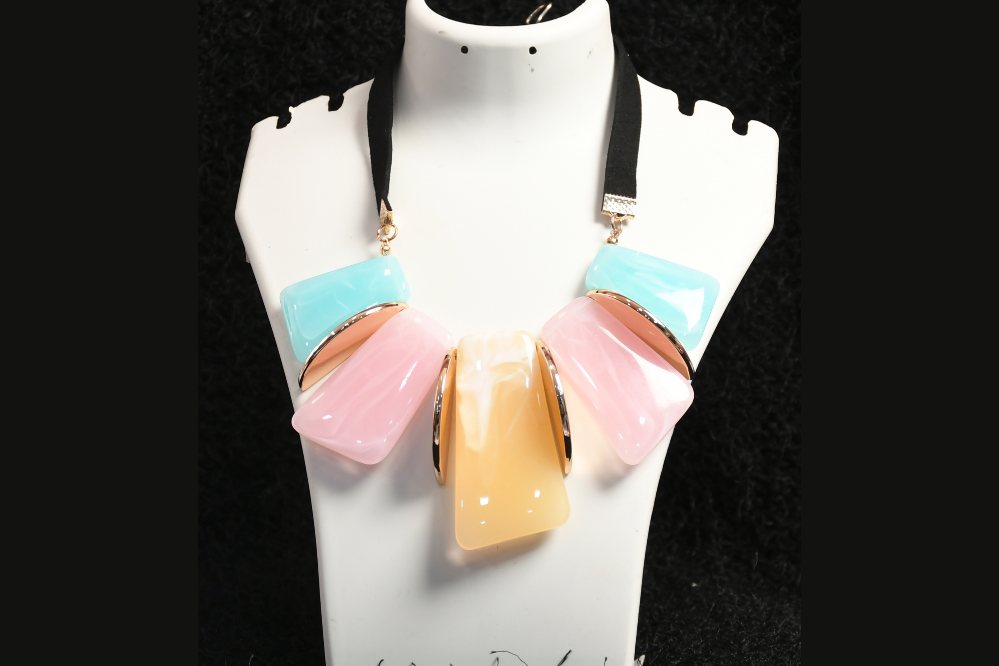 Trendy Multicolour Necklace