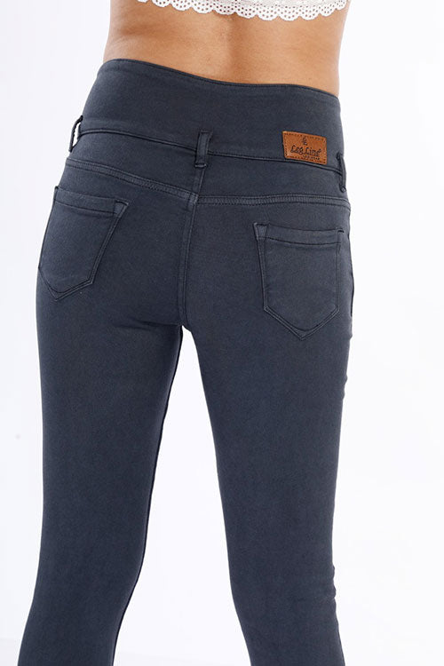 Black Hi-Wiast Jeans With 4 Buttons 4 - Freyaa