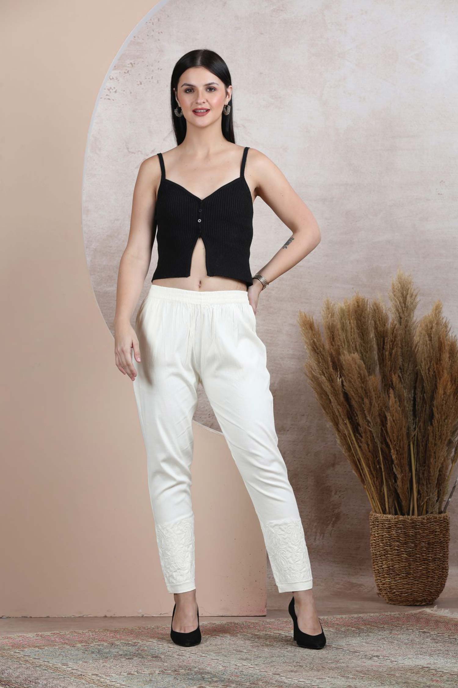 White Lycra Leggings With Fine Lines 1 - Freyaa