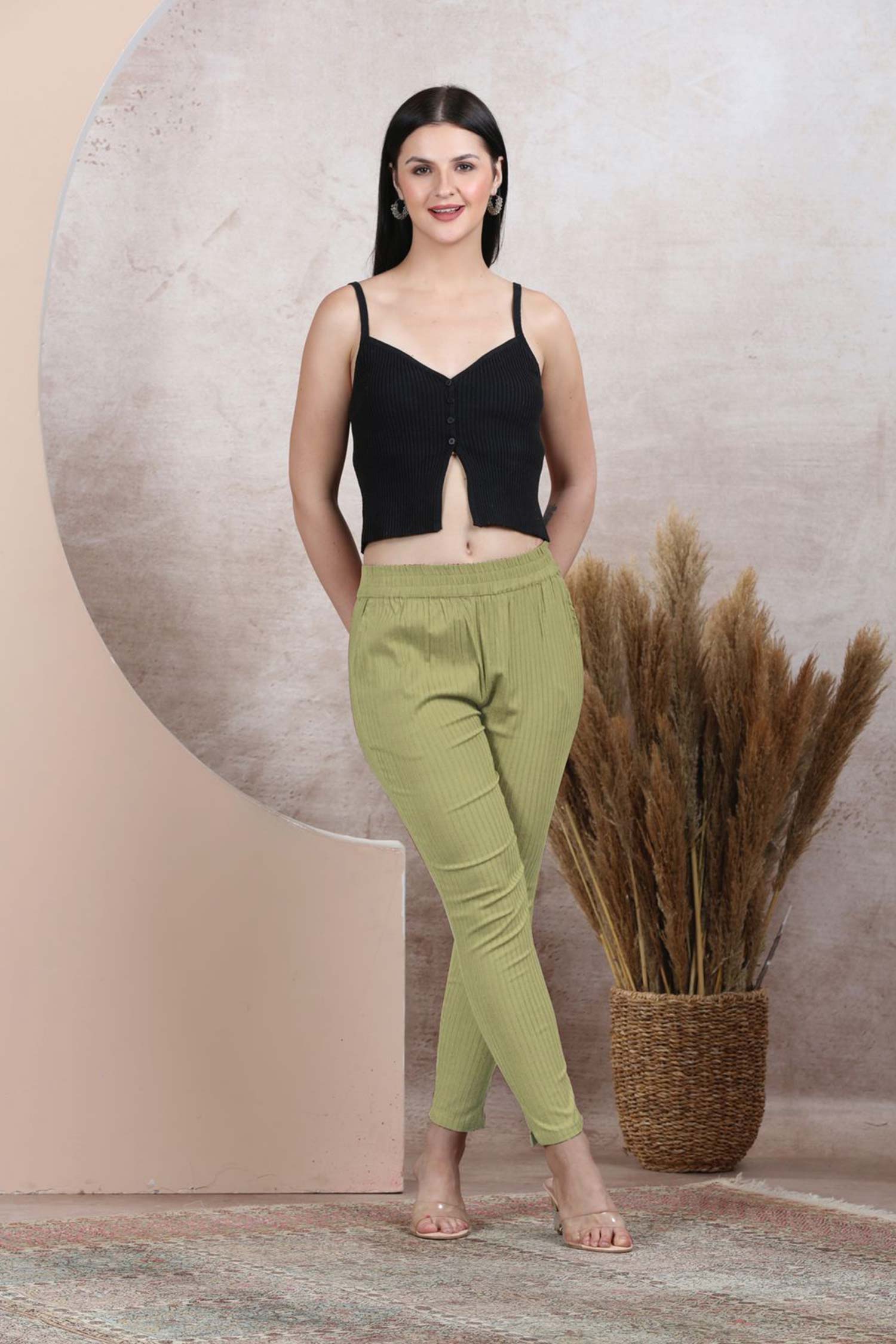 Green Lycra Leggings With Fine Lines - Freyaa